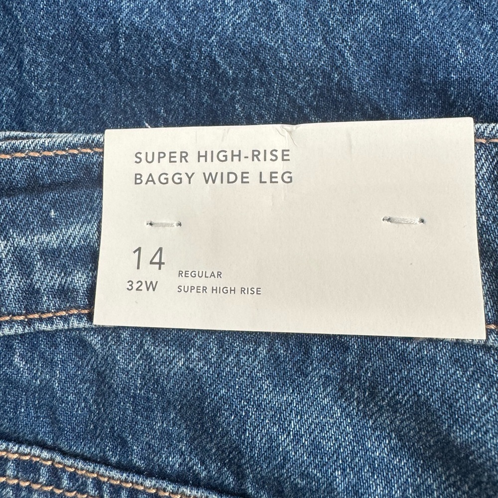 American Eagle Outfitters High-Rise Jeans